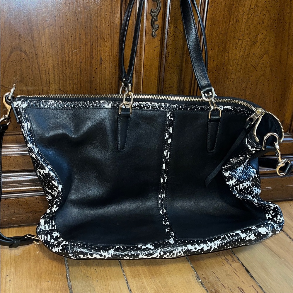 Coach Bleecker Cooper satchel in two-tone black gold python-embossed leather - Picture 4 of 10